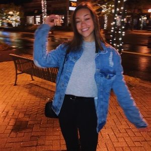 Meet your Posher, Aleecea